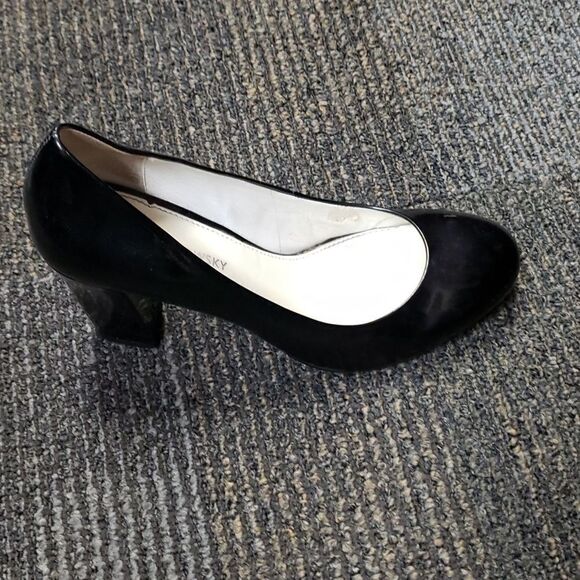 B makowsky shoes  - Picture 2 of 4